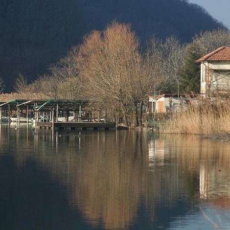 Lake House Canzo Luaran gambar