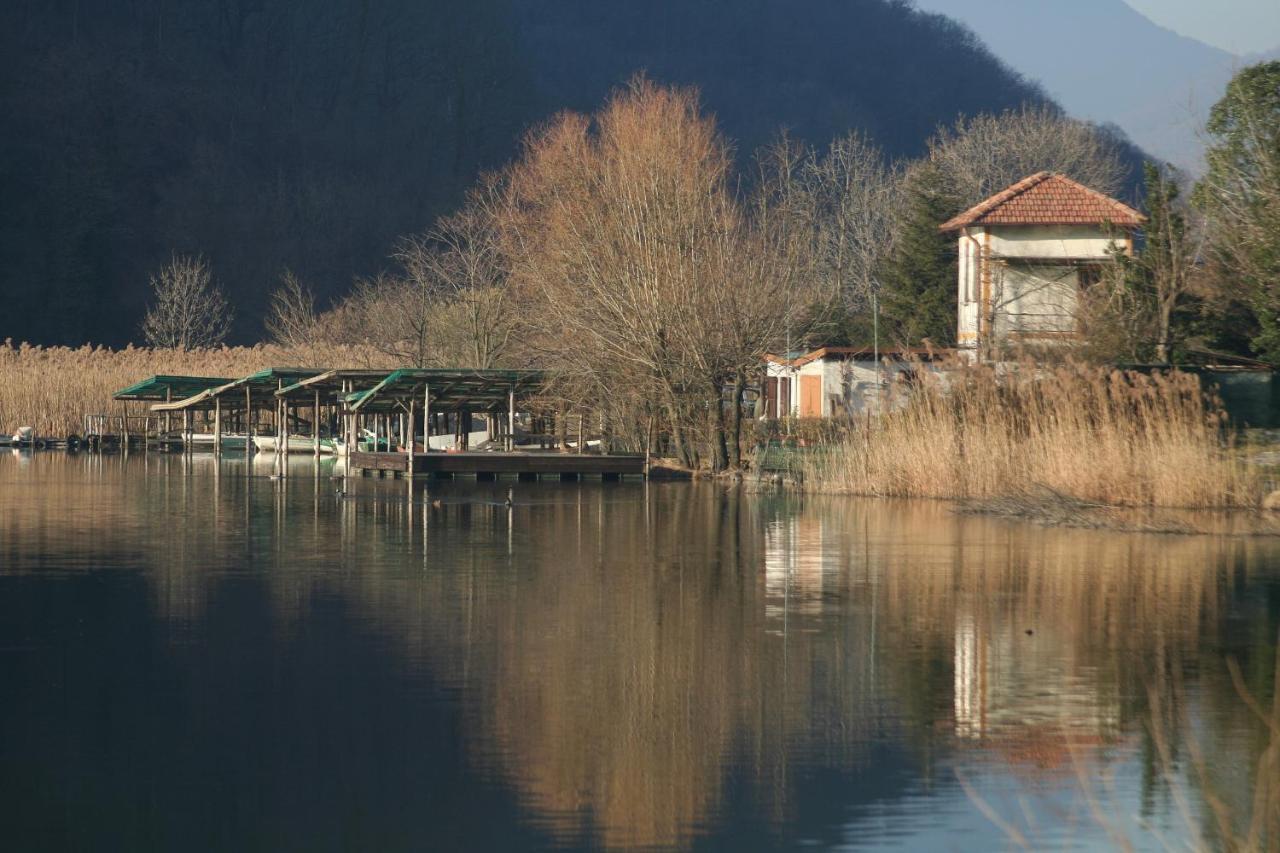 Lake House Canzo Luaran gambar